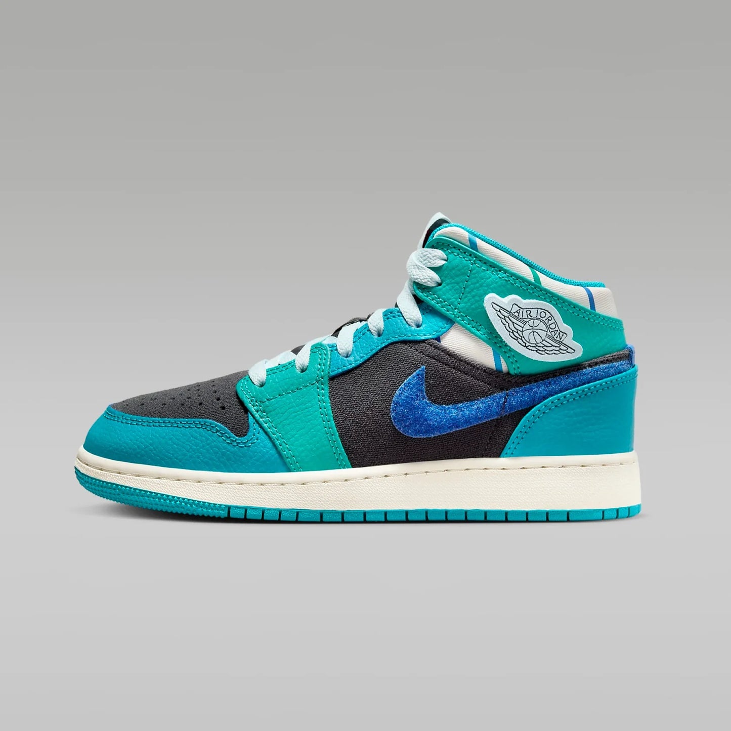 Air  1 Mid Sneaker School Older Kids' Shoes