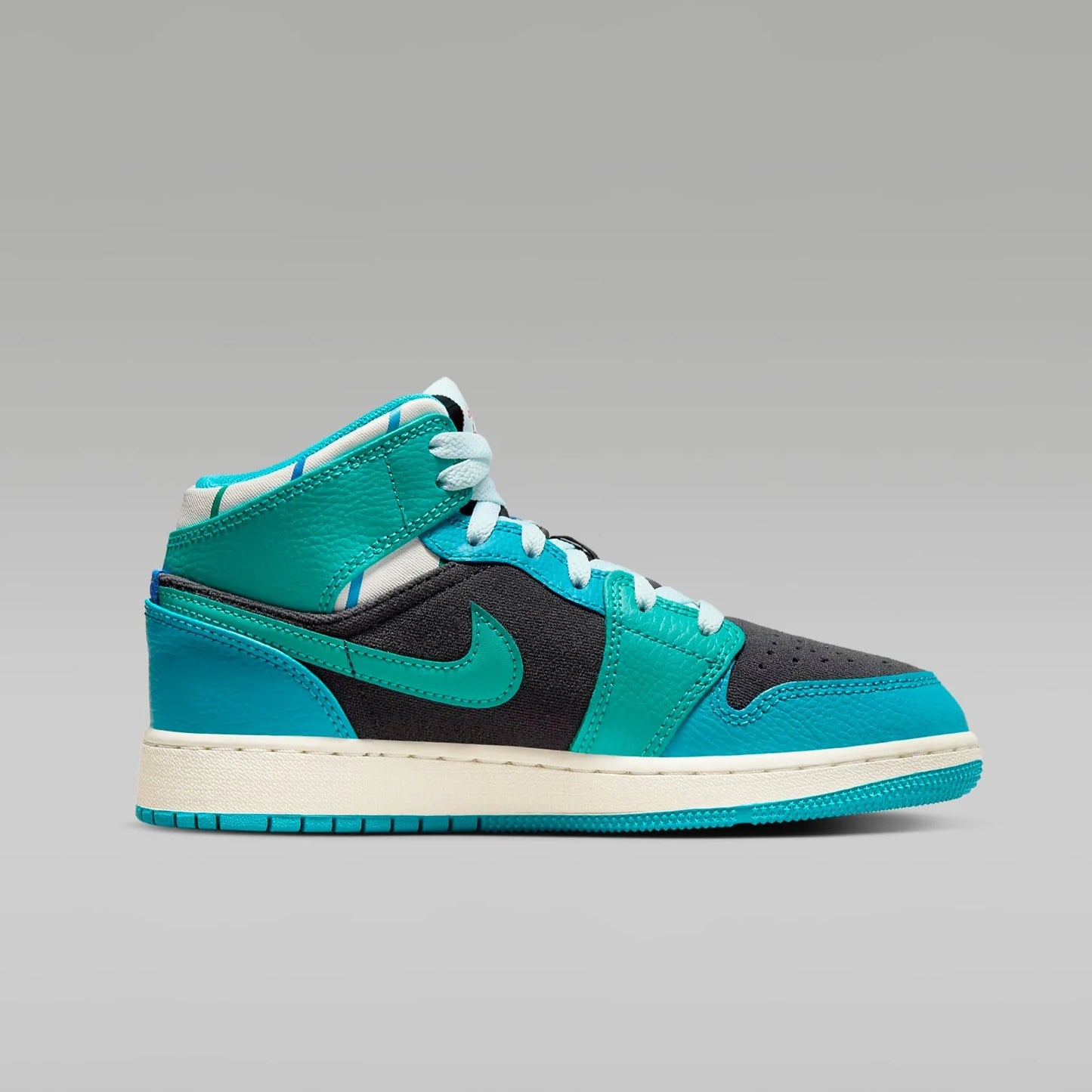 Air  1 Mid Sneaker School Older Kids' Shoes